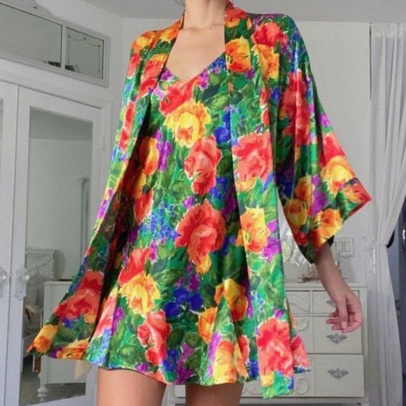 Vintage Victoria's Secret Floral Print Satin Robe - Picture 4 of 10